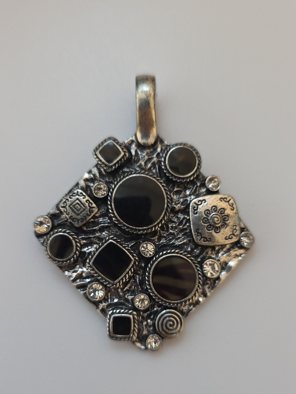 $20/2 Premier Designs Vintage Silver-Tone Pendant
